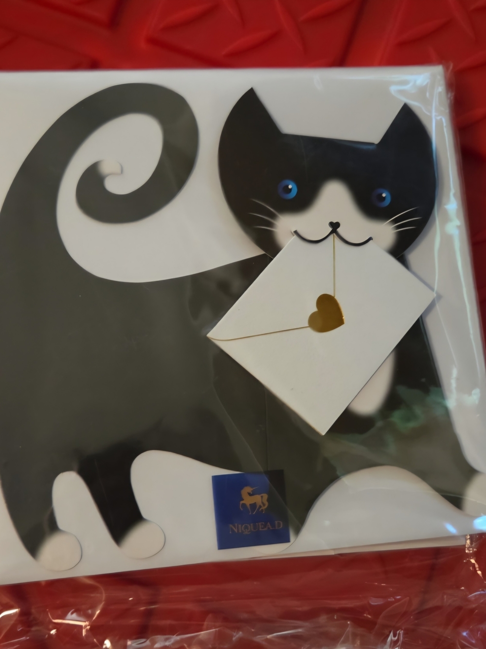 Nique Black Cat with White Envelope and Gold Heart Accent Memo Card Set Of 6